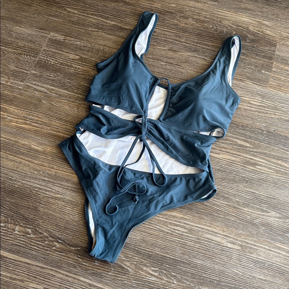 One-Piece Swimsuit - Picture 2 of 3